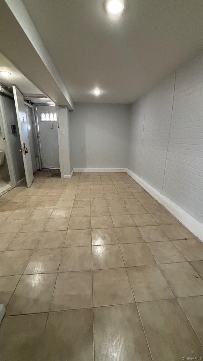 1527 E 172nd St in Bronx, NY - Building Photo - Building Photo