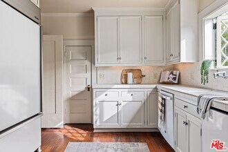 587 Grand Blvd in Los Angeles, CA - Building Photo - Building Photo