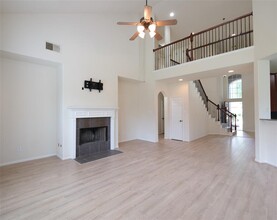 12802 Flat Creek Dr in Pearland, TX - Building Photo - Building Photo