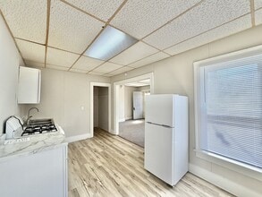 757 W Grand Ave in Beloit, WI - Building Photo - Building Photo