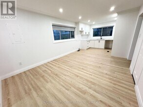 415 Sanatorium Rd in Hamilton, ON - Building Photo - Building Photo
