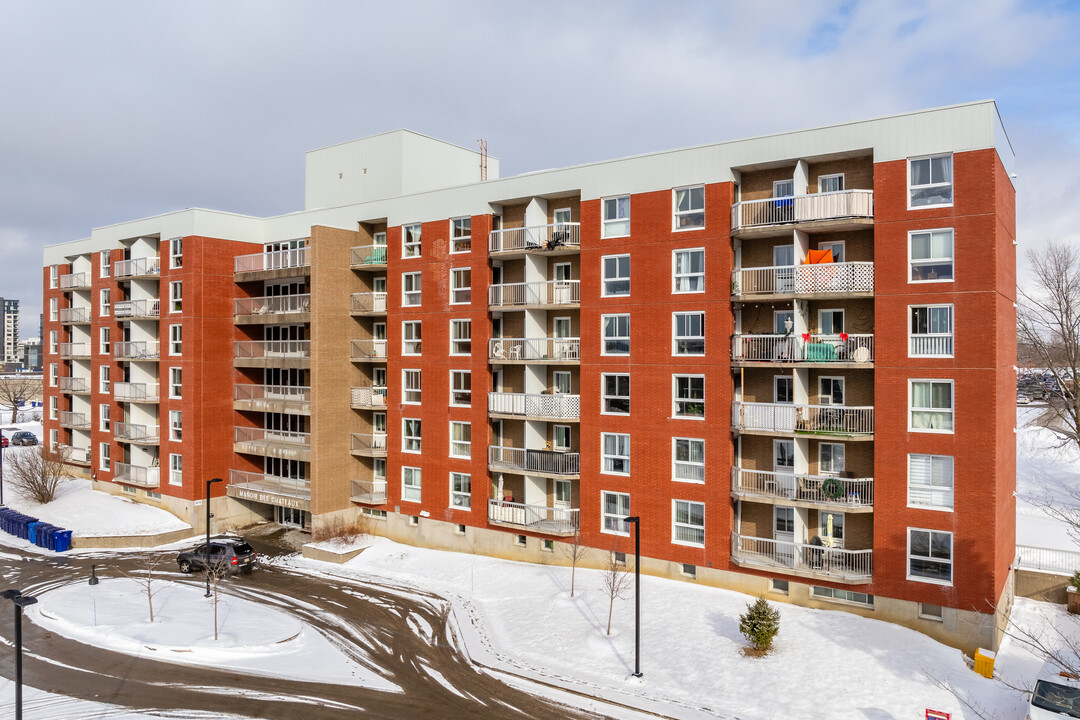 Manoir des Châteaux/Manoir Marc-Perron in Laval, QC - Building Photo