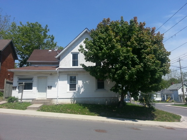 property at 1 Pine St