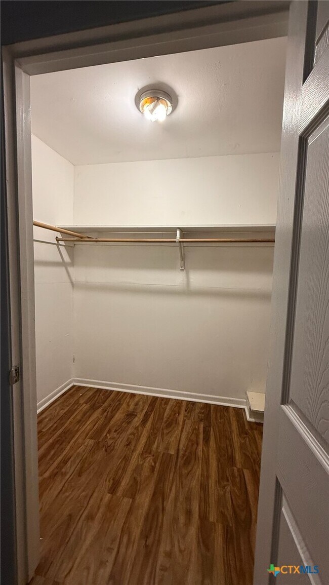 301 Highland Dr in Burnet, TX - Building Photo - Building Photo