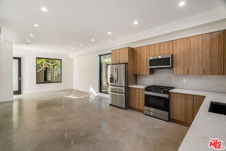 3909 W Exposition Blvd in Los Angeles, CA - Foto de edificio - Building Photo