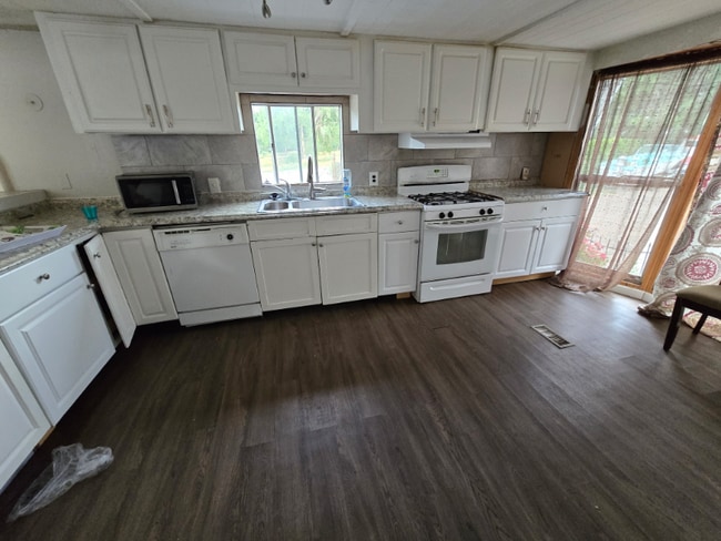 property at 10 9th Ave