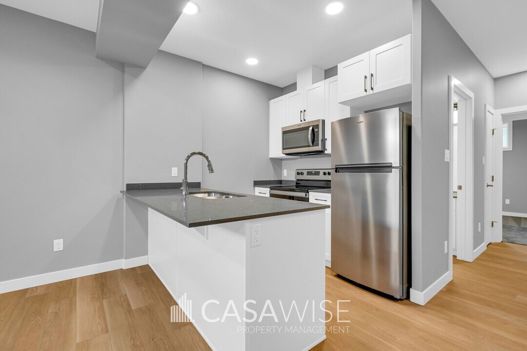 6724 Alpha Blvd in Edmonton, AB - Building Photo