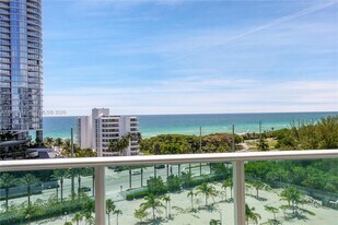 100 Bayview Dr, Unit 1008 in Sunny Isles Beach, FL - Building Photo
