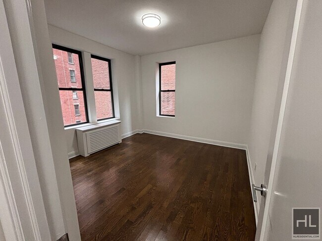WEST 58 STREET in New York, NY - Building Photo - Building Photo