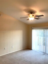 11145 SW 6th St, Unit 303 in Pembroke Pines, FL - Foto de edificio - Building Photo