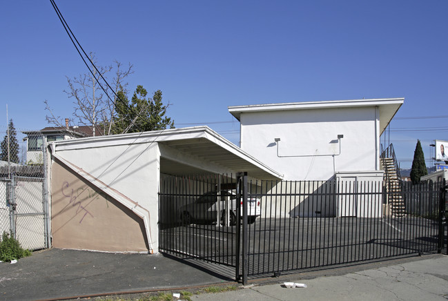 5471 Foothill Blvd in Oakland, CA - Building Photo - Building Photo