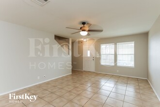 111 Quince Flower in San Antonio, TX - Building Photo - Building Photo