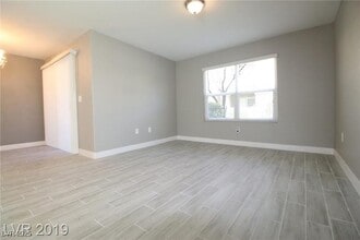 555 E Silverado Ranch Blvd in Las Vegas, NV - Building Photo - Building Photo