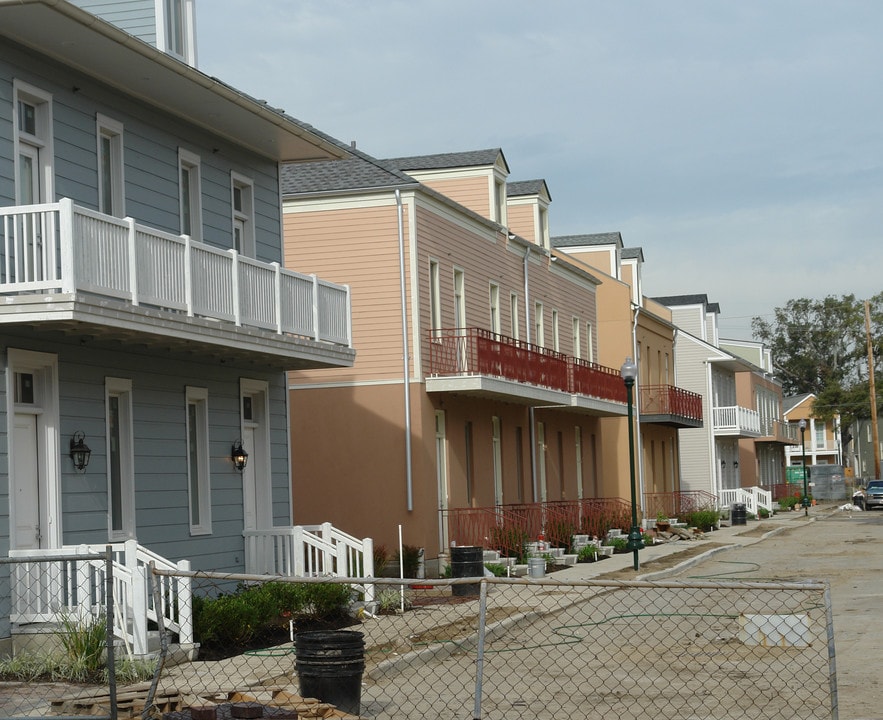 713 Adele Dr in New Orleans, LA - Foto de edificio