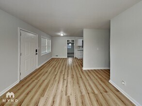 1371 Stoneham Ct in Atlanta, GA - Building Photo - Building Photo