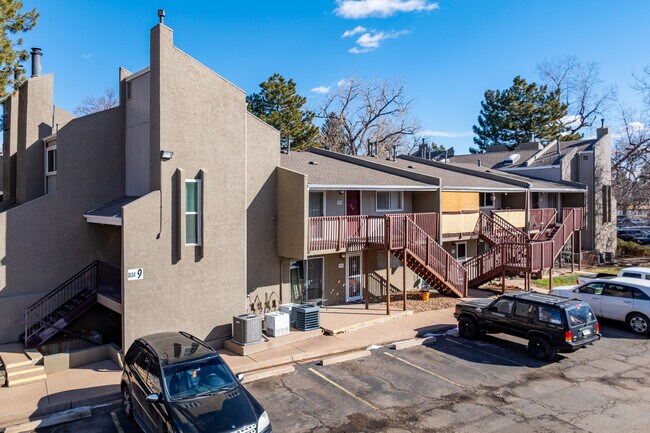 The Cherry Creek Village Condominiums in Denver, CO - Building Photo - Building Photo