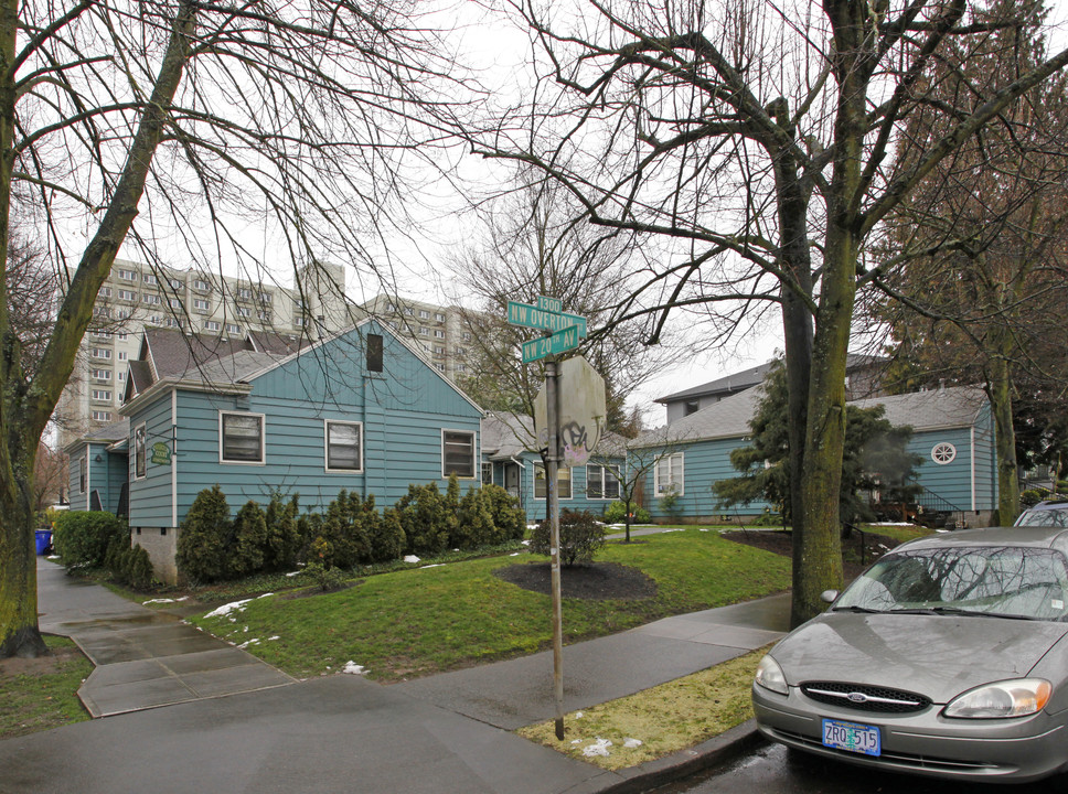 Overton Court Apartments in Portland, OR - Foto de edificio