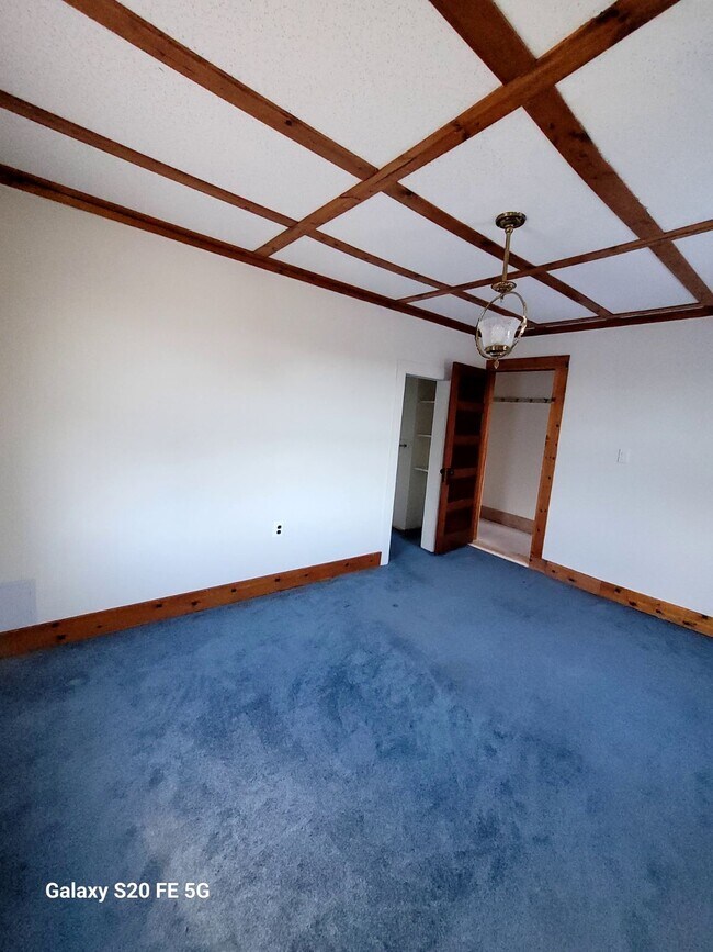 47 Pleasure Dr, Unit 2 in Harris, NY - Foto de edificio - Building Photo