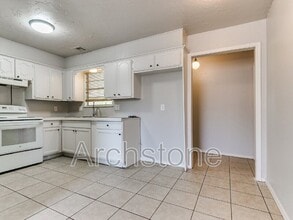 8814 NE 13th St in Midwest City, OK - Building Photo - Building Photo