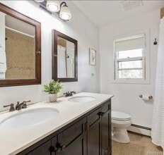 1 Dogwood St in Sag Harbor, NY - Building Photo - Building Photo