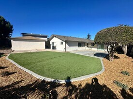 5112 Tipton St in San Diego, CA - Building Photo