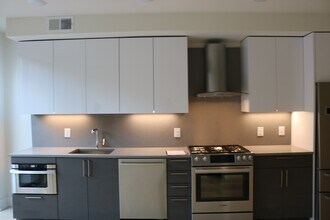 201 Marin Blvd, Unit 413 in Jersey City, NJ - Building Photo - Building Photo