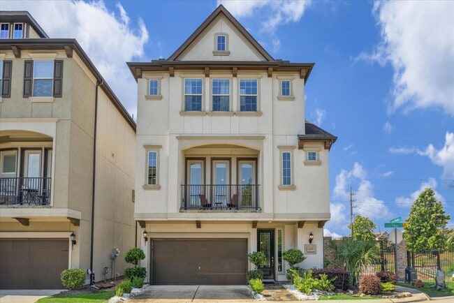 12279 Oxford Cres Cir