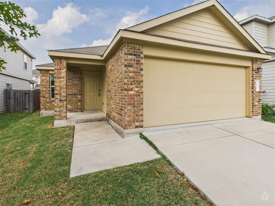 3504 Black Granite Dr in Austin, TX - Building Photo