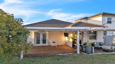 12728 SW 214th Ter in Miami, FL - Building Photo - Building Photo
