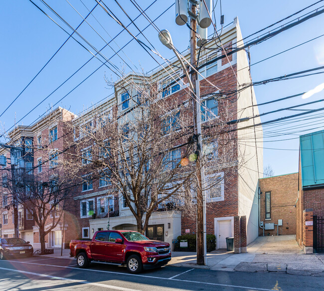 625 Jefferson St in Hoboken, NJ - Building Photo - Building Photo