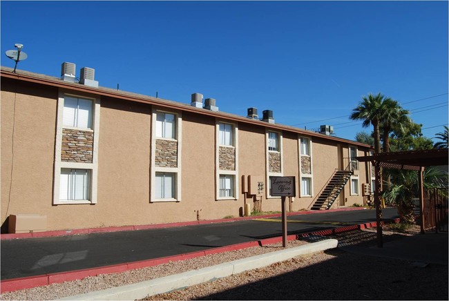 Palm Vista in Phoenix, AZ - Building Photo - Building Photo