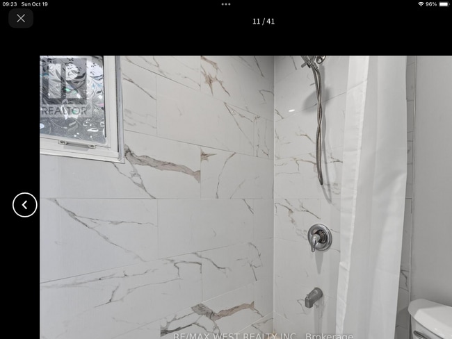 property at 35 Kingscourt Av