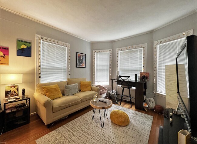 69 Raymond Ave, Unit 1F in Somerville, MA - Building Photo - Building Photo