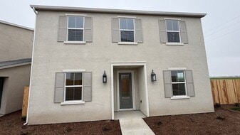 4501 Stine Rd in Bakersfield, CA - Building Photo