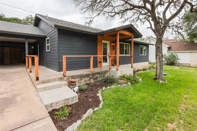 10 El Conejo Trail in Wimberley, TX - Foto de edificio - Building Photo