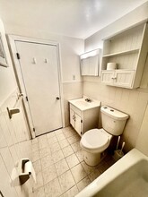 82 Trueman Dr, Unit #1 in Malden, MA - Building Photo - Building Photo