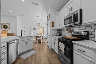 2912 Boardwalk in Midland, TX - Foto de edificio - Building Photo