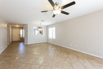 13273 W Mauna Loa Ln in Surprise, AZ - Building Photo - Building Photo