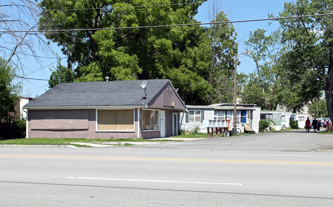 East 24 Estates in New Haven, IN - Building Photo