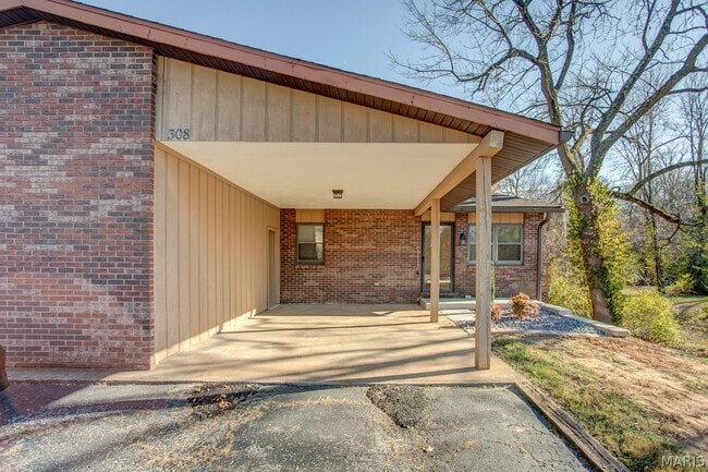 308 Bobbie Dr in Swansea, IL - Building Photo - Building Photo