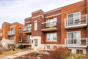 2760-2764 Sherbrooke St E in Montréal, QC - Building Photo