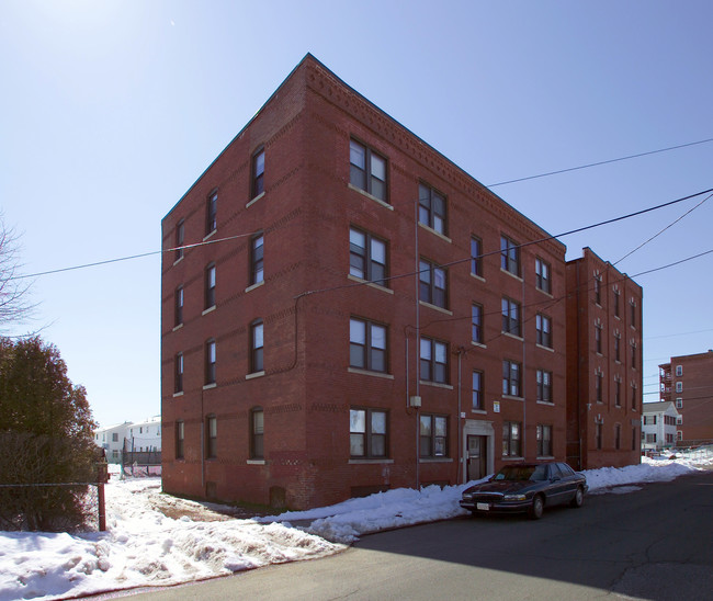 Honorine in Holyoke, MA - Foto de edificio - Building Photo