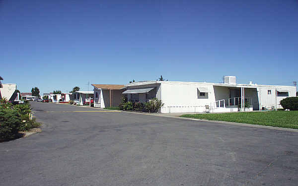 Westerner Mobile Home Park in Elk Grove, CA - Building Photo