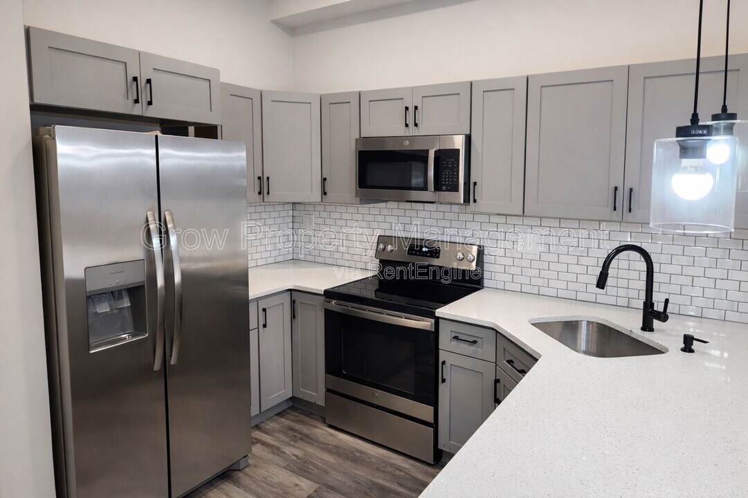 623 W Oxford St in Philadelphia, PA - Building Photo