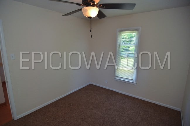 1398 12th St in Marion, IA - Building Photo - Building Photo