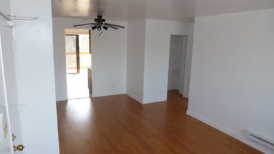 1851 N Green Ln N in Palatine, IL - Foto de edificio - Building Photo