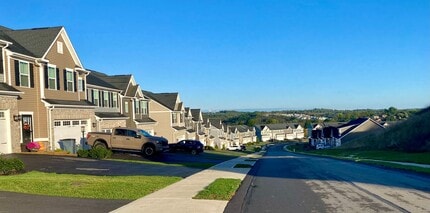 312 Frances Ln in Mc Donald, PA - Building Photo - Building Photo