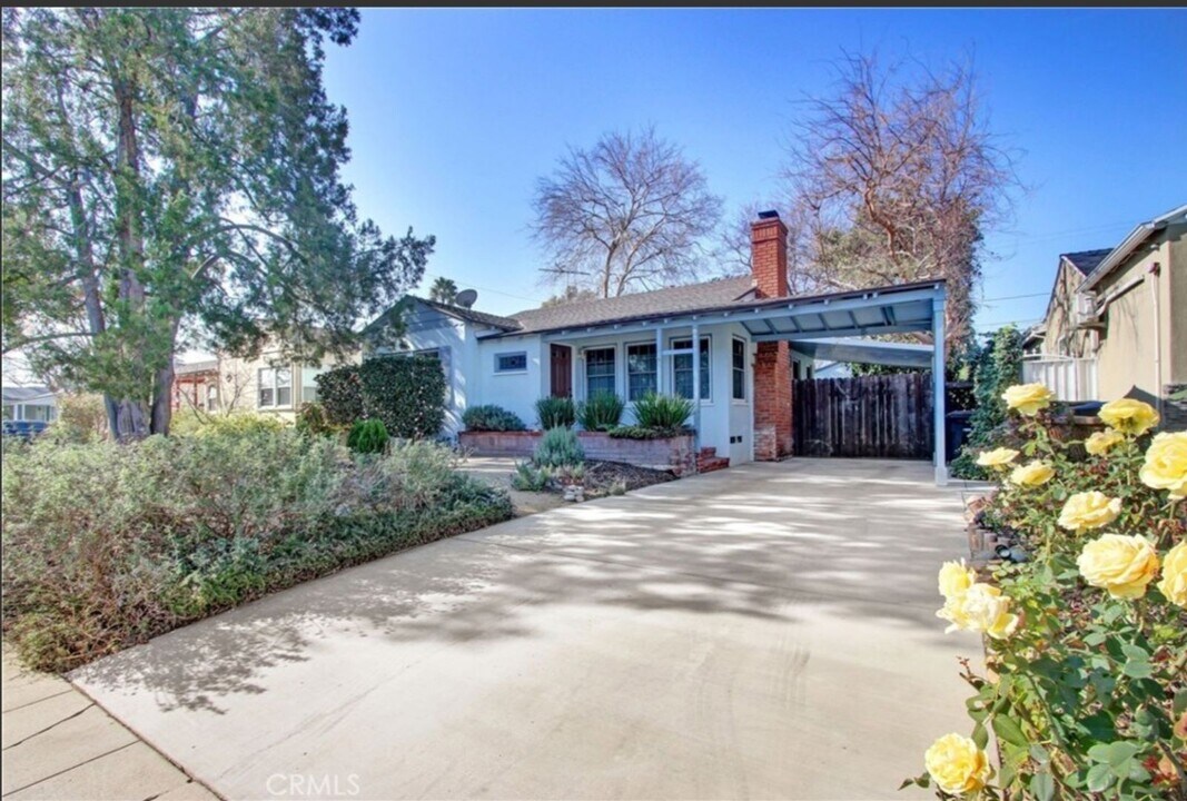 929 N Frederic St in Burbank, CA - Building Photo