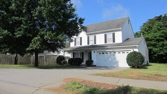 10918 Elm Bend Dr in Charlotte, NC - Building Photo