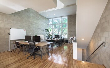 717 N Highland Ave, Unit 7 in Los Angeles, CA - Building Photo - Building Photo